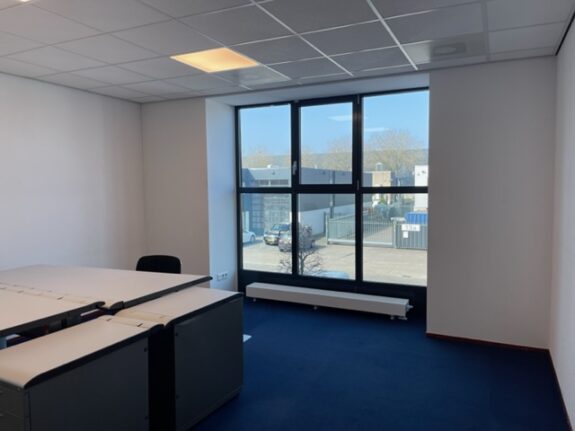 Nijverheidsweg 18kamer c, Huizen