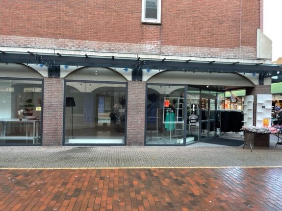 Oostermeent-Oost 1, Huizen