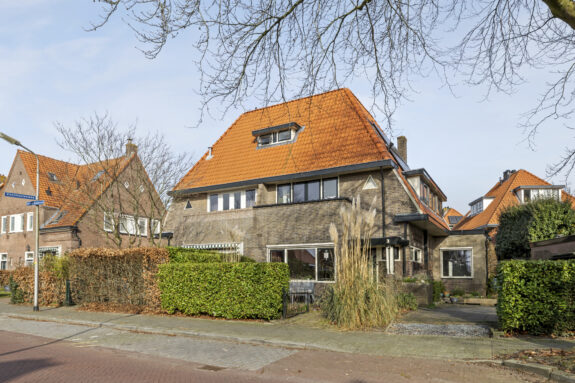 K.P.C. de Bazelstraat 31, Bussum