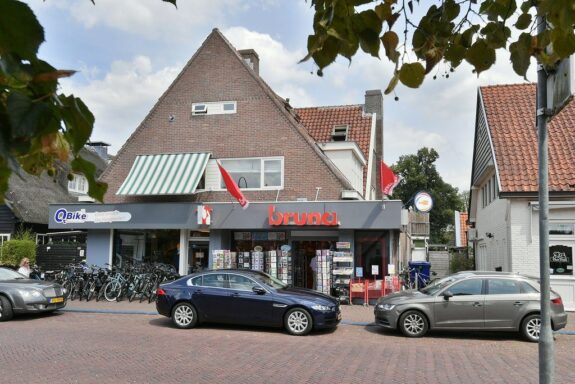 Zevenend 27B, Laren