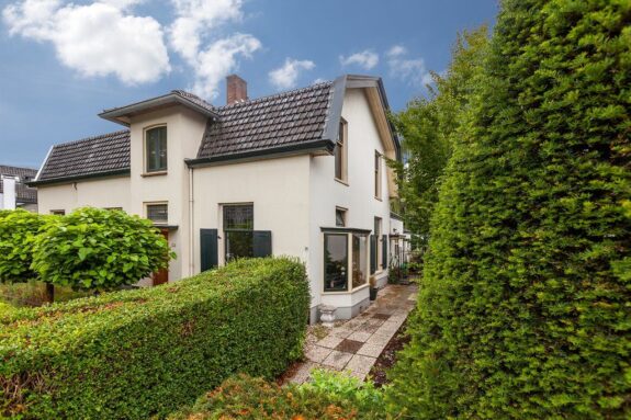 Torenlaan 1B, Laren