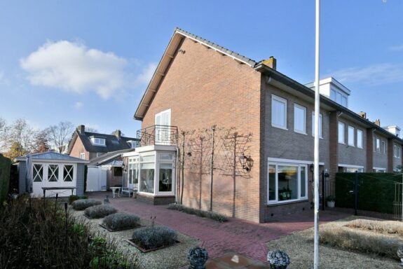 Wielewaallaan 38, Bussum