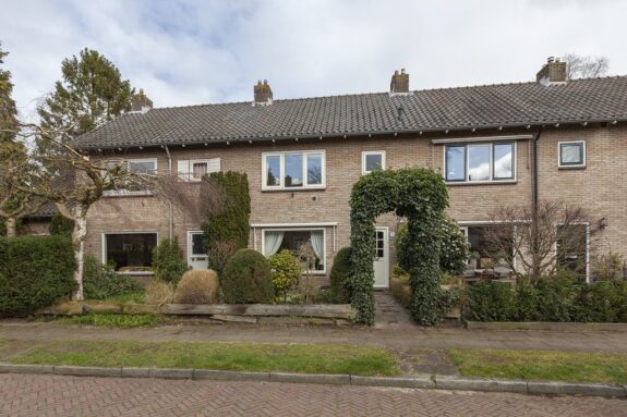 Kostverloren 15, Laren