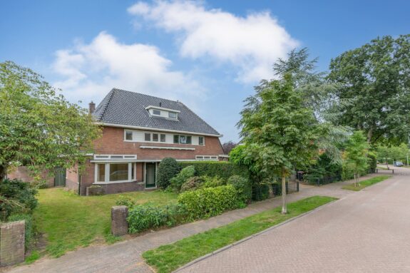 Lage Laarderweg 94, Huizen