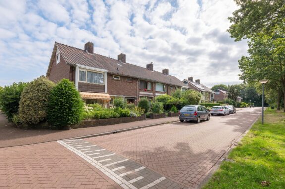 Dr. Lelylaan 69, Huizen