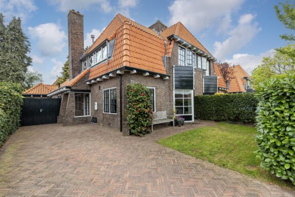 Oud-Bussummerweg 49, Bussum