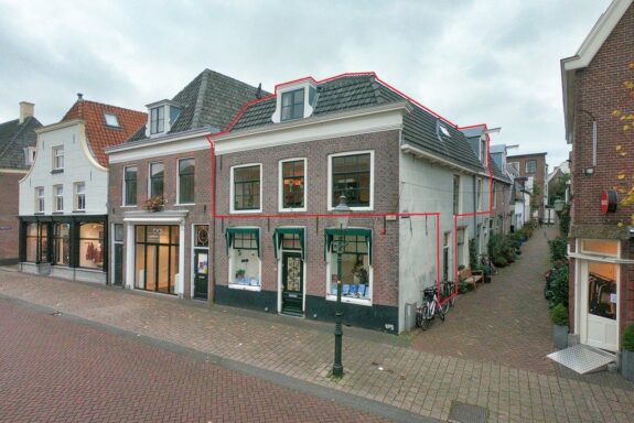 Sint Annastraat 10, Weesp