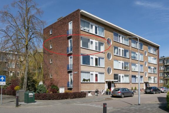 Aart van der Leeuwstraat 37, Weesp