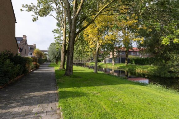 M.Dotingalaan 97, Weesp