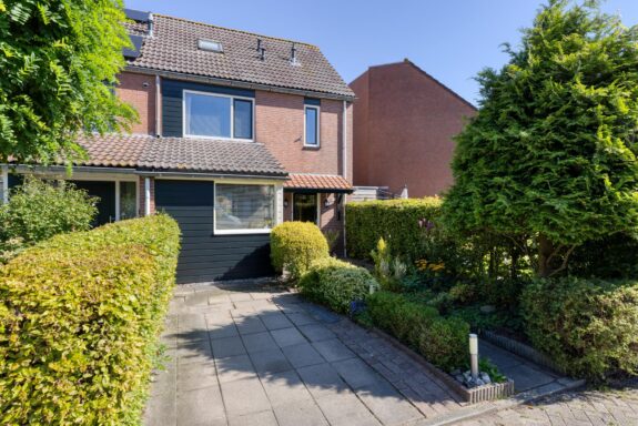 Waardijnstraat 21, Weesp