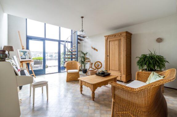 Aquamarin 102, Weesp